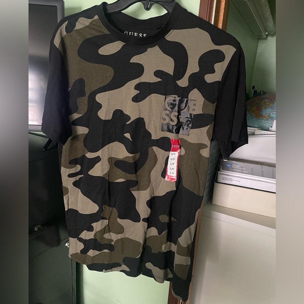 GUESS T-Shirt Casual Short Sleeves - Picture 2 of 6